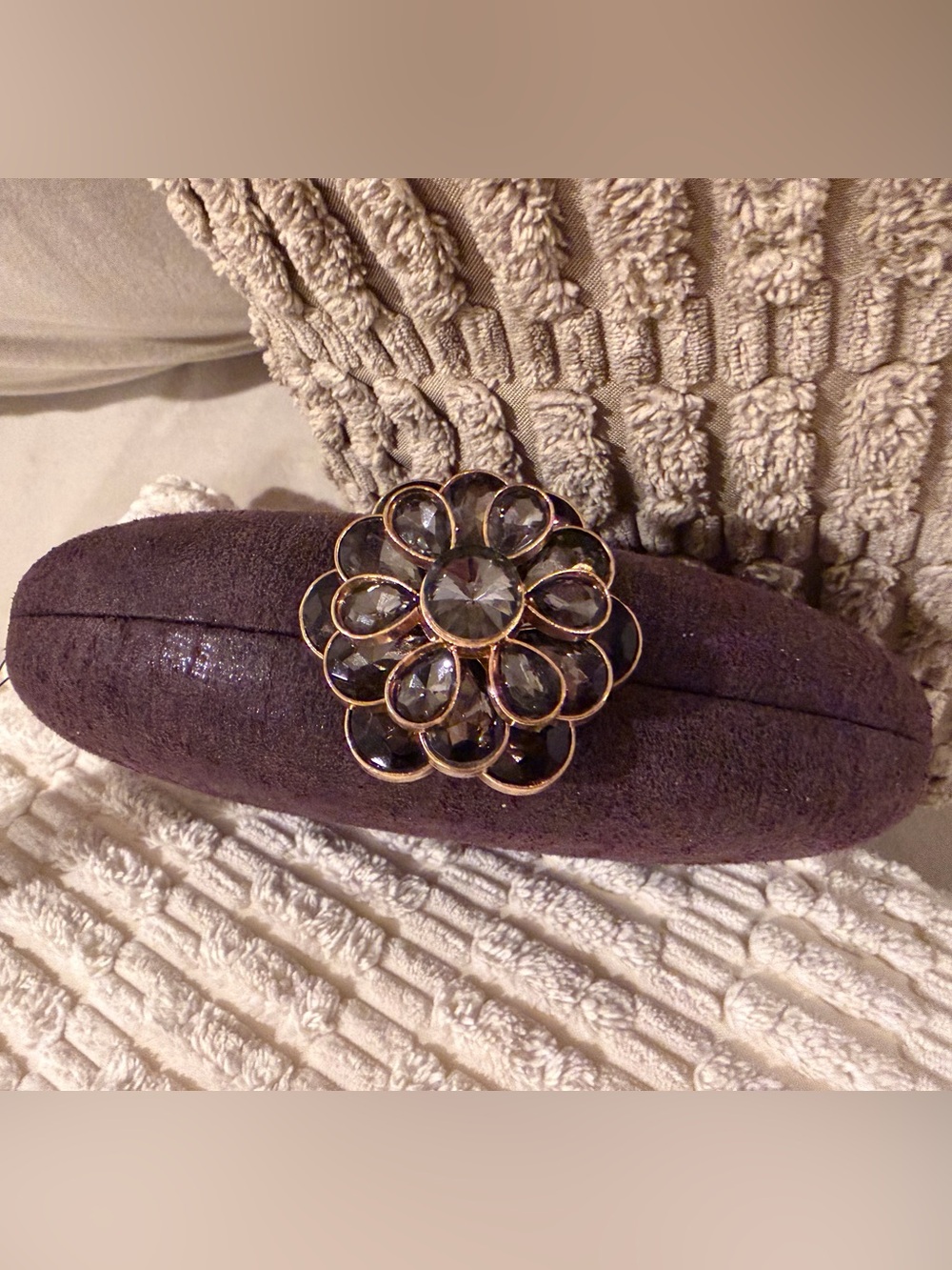 NWT Sondra Roberts Elegant Floral-Embellished Women’s Clutch - Deep Plum - Picture 3 of 9